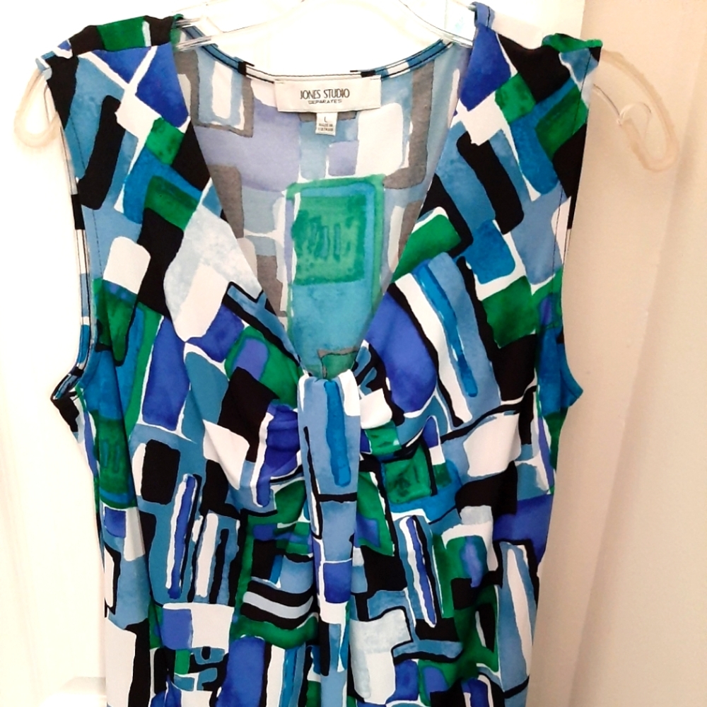 Woman's multicolor top